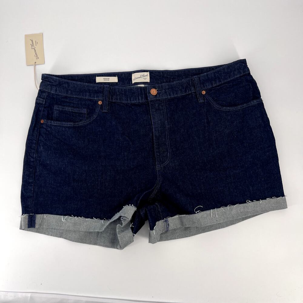 Universal Thread Vintage Midi Denim Shorts Womens Size 22W